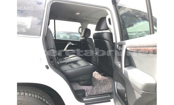Buy Import Toyota Land Cruiser White Car in Import - Dubai in Belait Buy Import Toyota Land Cruiser White Car in Import - Dubai in Belait