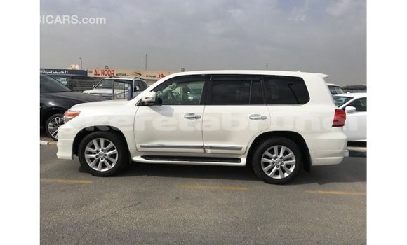 Buy Import Toyota Land Cruiser White Car in Import - Dubai in Belait Buy Import Toyota Land Cruiser White Car in Import - Dubai in Belait