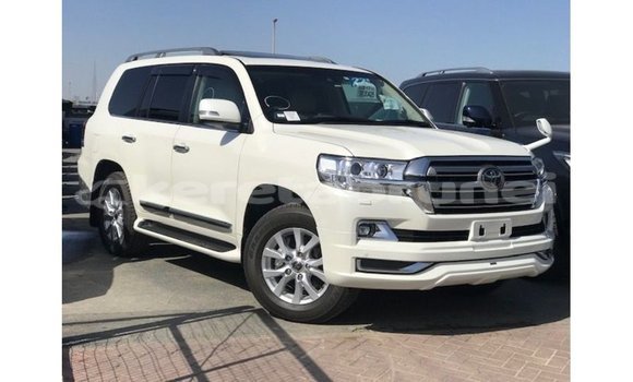 Buy Import Toyota Land Cruiser White Car in Import - Dubai in Belait Buy Import Toyota Land Cruiser White Car in Import - Dubai in Belait