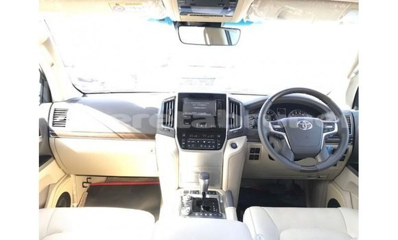Buy Import Toyota Land Cruiser White Car in Import - Dubai in Belait Buy Import Toyota Land Cruiser White Car in Import - Dubai in Belait