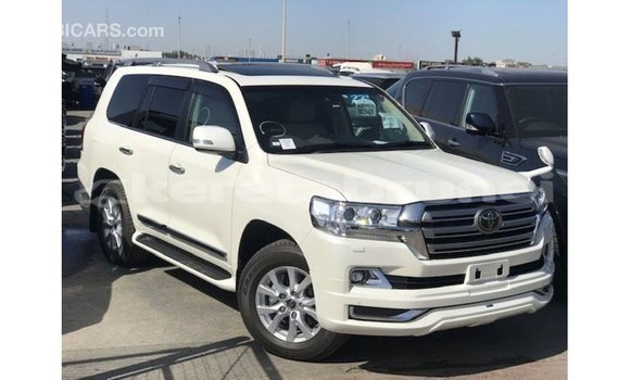 Buy Import Toyota Land Cruiser White Car in Import - Dubai in Belait Buy Import Toyota Land Cruiser White Car in Import - Dubai in Belait