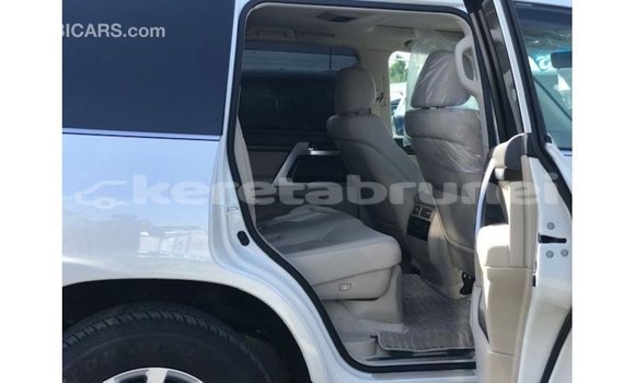 Buy Import Toyota Land Cruiser White Car in Import - Dubai in Belait Buy Import Toyota Land Cruiser White Car in Import - Dubai in Belait