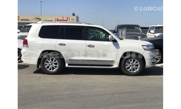 Buy Import Toyota Land Cruiser White Car in Import - Dubai in Belait Buy Import Toyota Land Cruiser White Car in Import - Dubai in Belait