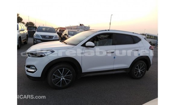 Buy Import Hyundai Tucson White Car in Import - Dubai in Belait Buy Import Hyundai Tucson White Car in Import - Dubai in Belait