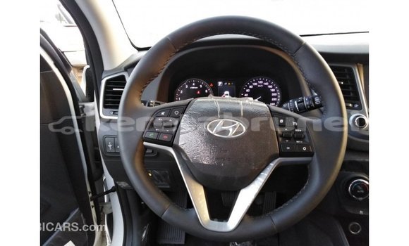 Buy Import Hyundai Tucson White Car in Import - Dubai in Belait Buy Import Hyundai Tucson White Car in Import - Dubai in Belait