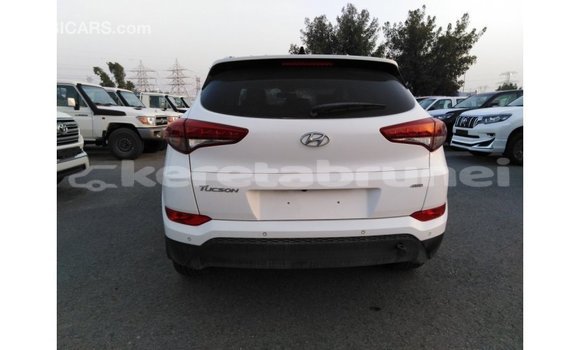 Buy Import Hyundai Tucson White Car in Import - Dubai in Belait Buy Import Hyundai Tucson White Car in Import - Dubai in Belait
