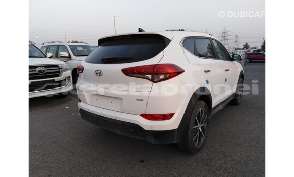 Buy Import Hyundai Tucson White Car in Import - Dubai in Belait Buy Import Hyundai Tucson White Car in Import - Dubai in Belait