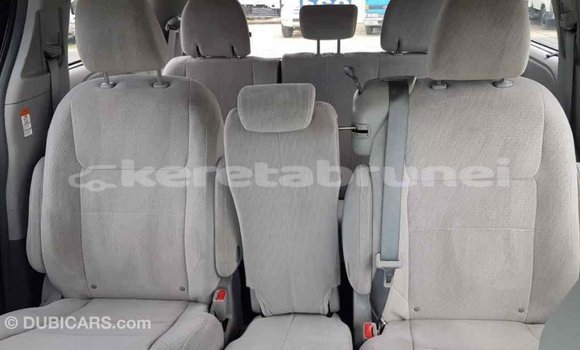 Buy Import Toyota Sienna White Car in Import - Dubai in Belait Buy Import Toyota Sienna White Car in Import - Dubai in Belait