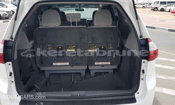 Buy Import Toyota Sienna White Car in Import - Dubai in Belait Buy Import Toyota Sienna White Car in Import - Dubai in Belait