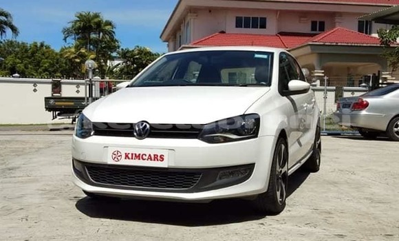 Buy Used Volkswagen Polo White Car in Bandar Seri Begawan in Brunei-Muara Buy Used Volkswagen Polo White Car in Bandar Seri Begawan in Brunei-Muara