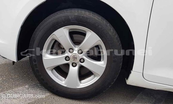 Buy Import Toyota Sienna White Car in Import - Dubai in Belait Buy Import Toyota Sienna White Car in Import - Dubai in Belait