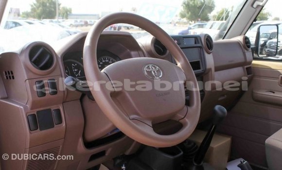 Buy Import Toyota Land Cruiser Beige Car in Import - Dubai in Belait Buy Import Toyota Land Cruiser Beige Car in Import - Dubai in Belait