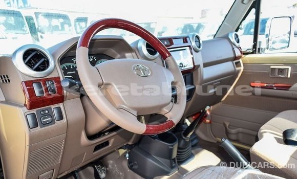 Buy Import Toyota Land Cruiser Beige Car in Import - Dubai in Belait Buy Import Toyota Land Cruiser Beige Car in Import - Dubai in Belait