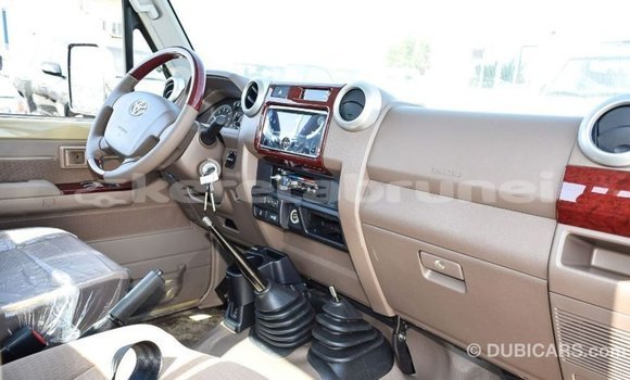 Buy Import Toyota Land Cruiser Beige Car in Import - Dubai in Belait Buy Import Toyota Land Cruiser Beige Car in Import - Dubai in Belait