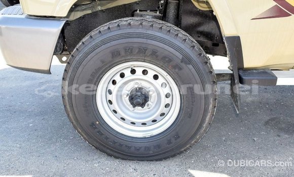 Buy Import Toyota Land Cruiser Beige Car in Import - Dubai in Belait Buy Import Toyota Land Cruiser Beige Car in Import - Dubai in Belait
