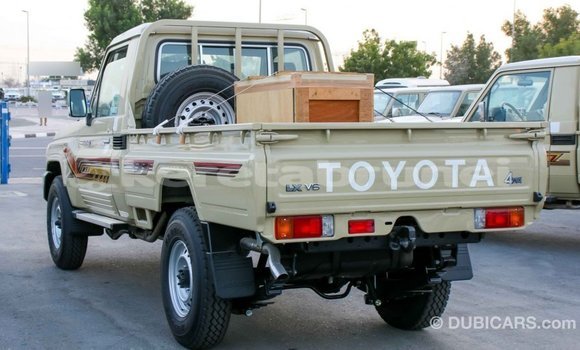 Buy Import Toyota Land Cruiser Beige Car in Import - Dubai in Belait Buy Import Toyota Land Cruiser Beige Car in Import - Dubai in Belait
