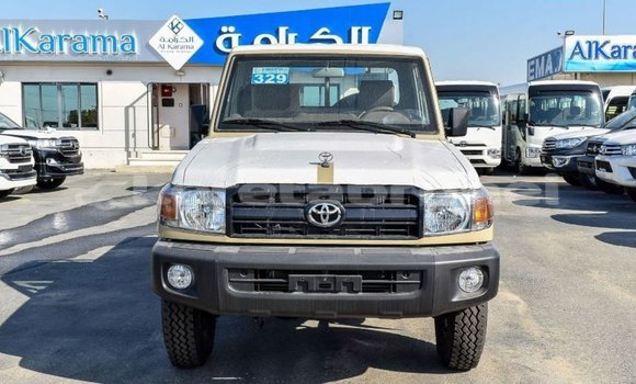 Buy Import Toyota Land Cruiser Beige Car in Import - Dubai in Belait Buy Import Toyota Land Cruiser Beige Car in Import - Dubai in Belait