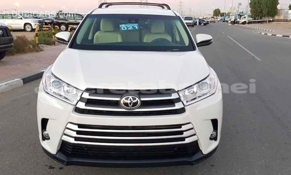 Buy Import Toyota Highlander White Car in Import - Dubai in Belait Buy Import Toyota Highlander White Car in Import - Dubai in Belait