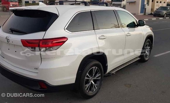 Buy Import Toyota Highlander White Car in Import - Dubai in Belait Buy Import Toyota Highlander White Car in Import - Dubai in Belait