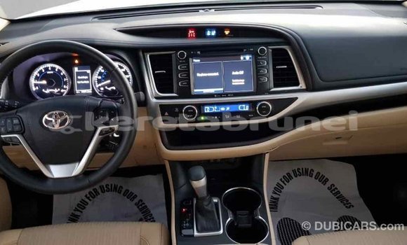 Buy Import Toyota Highlander White Car in Import - Dubai in Belait Buy Import Toyota Highlander White Car in Import - Dubai in Belait