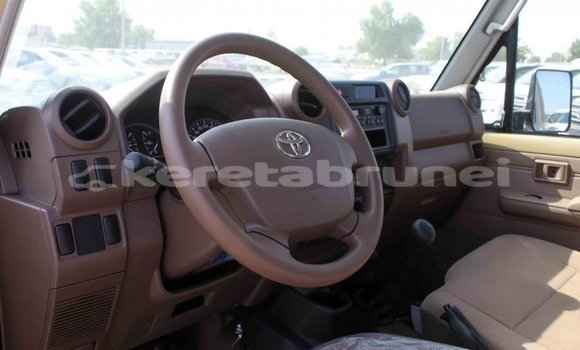 Buy Import Toyota Land Cruiser Beige Car in Import - Dubai in Belait Buy Import Toyota Land Cruiser Beige Car in Import - Dubai in Belait