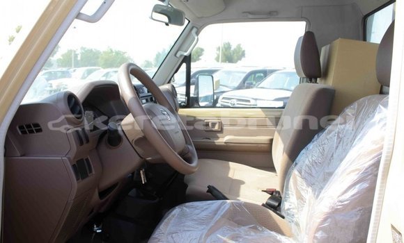 Buy Import Toyota Land Cruiser Beige Car in Import - Dubai in Belait Buy Import Toyota Land Cruiser Beige Car in Import - Dubai in Belait