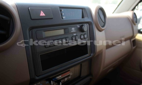 Buy Import Toyota Land Cruiser Beige Car in Import - Dubai in Belait Buy Import Toyota Land Cruiser Beige Car in Import - Dubai in Belait