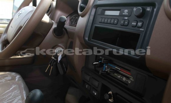 Buy Import Toyota Land Cruiser Beige Car in Import - Dubai in Belait Buy Import Toyota Land Cruiser Beige Car in Import - Dubai in Belait