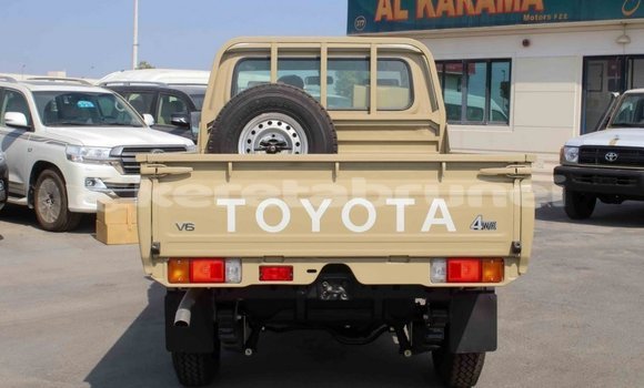 Buy Import Toyota Land Cruiser Beige Car in Import - Dubai in Belait Buy Import Toyota Land Cruiser Beige Car in Import - Dubai in Belait