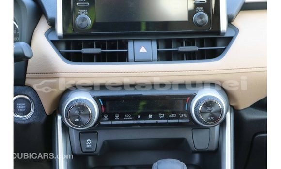 Buy Import Toyota HiAce White Truck in Import - Dubai in Belait Buy Import Toyota HiAce White Truck in Import - Dubai in Belait