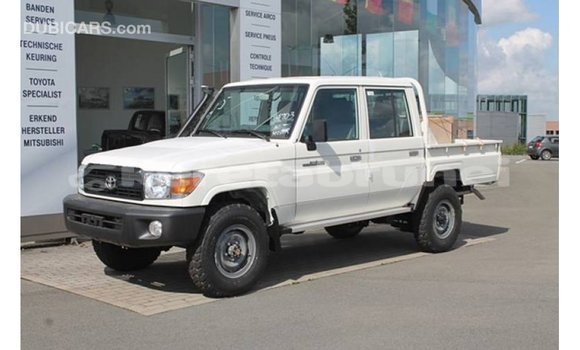 Buy Import Toyota Land Cruiser White Car in Import - Dubai in Belait Buy Import Toyota Land Cruiser White Car in Import - Dubai in Belait