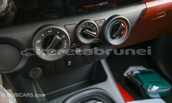 Buy Import Toyota Hilux White Car in Import - Dubai in Belait Buy Import Toyota Hilux White Car in Import - Dubai in Belait