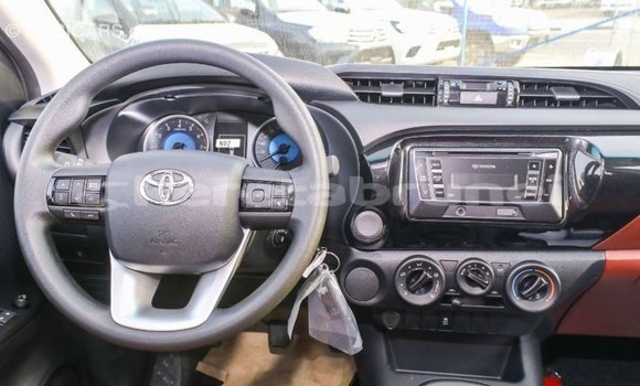 Buy Import Toyota Hilux White Car in Import - Dubai in Belait Buy Import Toyota Hilux White Car in Import - Dubai in Belait