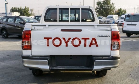 Buy Import Toyota Hilux White Car in Import - Dubai in Belait Buy Import Toyota Hilux White Car in Import - Dubai in Belait