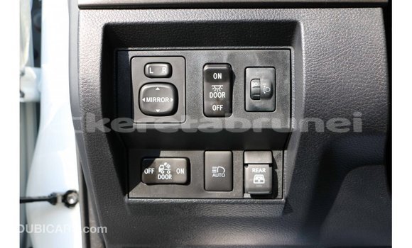 Buy Import Toyota Tundra White Car in Import - Dubai in Belait Buy Import Toyota Tundra White Car in Import - Dubai in Belait