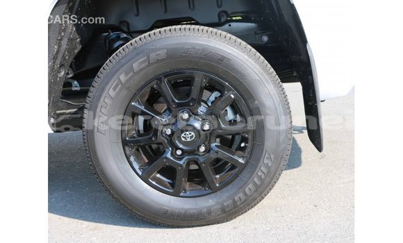 Buy Import Toyota Tundra White Car in Import - Dubai in Belait Buy Import Toyota Tundra White Car in Import - Dubai in Belait