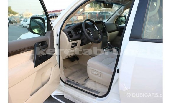 Buy Import Toyota Land Cruiser White Car in Import - Dubai in Belait Buy Import Toyota Land Cruiser White Car in Import - Dubai in Belait