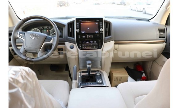 Buy Import Toyota Land Cruiser White Car in Import - Dubai in Belait Buy Import Toyota Land Cruiser White Car in Import - Dubai in Belait