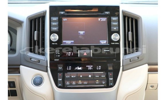 Buy Import Toyota Land Cruiser White Car in Import - Dubai in Belait Buy Import Toyota Land Cruiser White Car in Import - Dubai in Belait