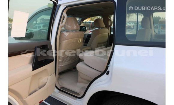 Buy Import Toyota Land Cruiser White Car in Import - Dubai in Belait Buy Import Toyota Land Cruiser White Car in Import - Dubai in Belait