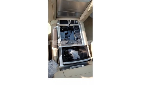 Buy Import Toyota Land Cruiser White Car in Import - Dubai in Belait Buy Import Toyota Land Cruiser White Car in Import - Dubai in Belait