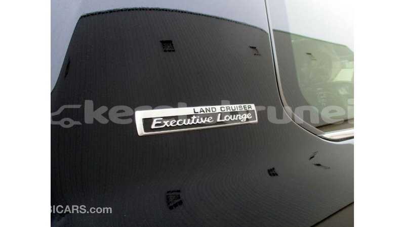 Big with watermark toyota land cruiser belait import dubai 3001