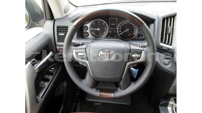 Big with watermark toyota land cruiser belait import dubai 3001