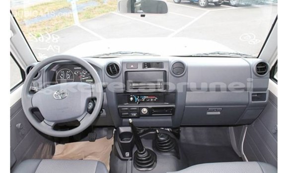 Buy Import Toyota Land Cruiser White Car in Import - Dubai in Belait Buy Import Toyota Land Cruiser White Car in Import - Dubai in Belait