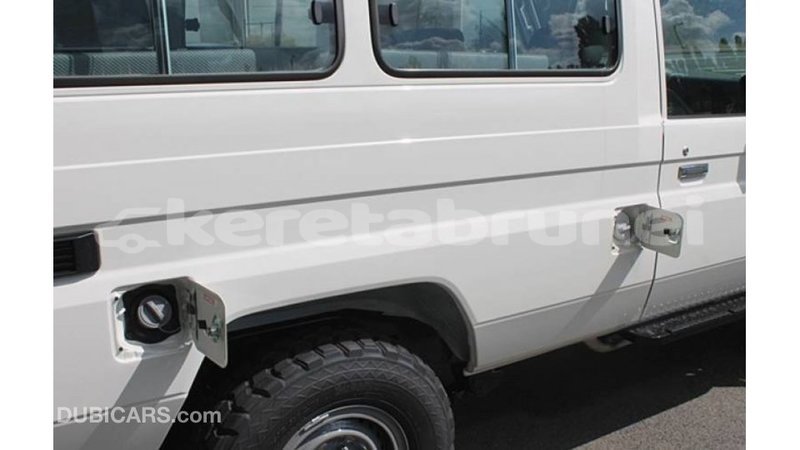 Big with watermark toyota land cruiser belait import dubai 3005
