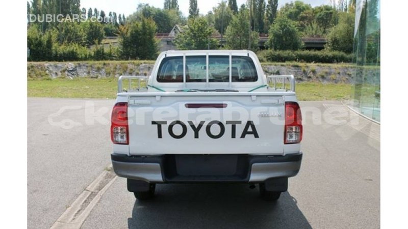 Big with watermark toyota hilux belait import dubai 3012