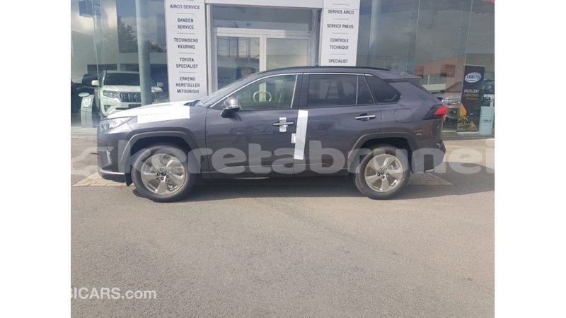 Big with watermark toyota hiace belait import dubai 3014