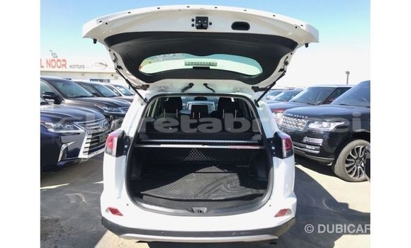 Buy Import Toyota HiAce White Truck in Import - Dubai in Belait Buy Import Toyota HiAce White Truck in Import - Dubai in Belait