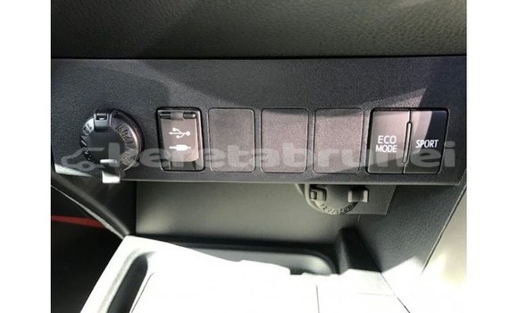 Buy Import Toyota HiAce White Truck in Import - Dubai in Belait Buy Import Toyota HiAce White Truck in Import - Dubai in Belait