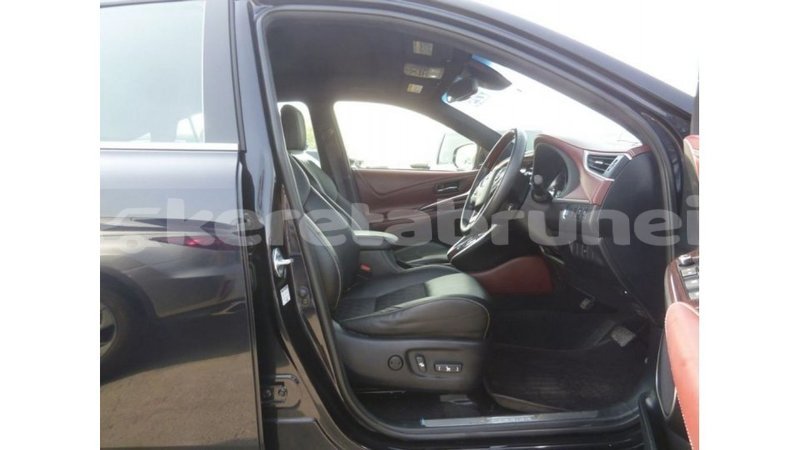 Big with watermark toyota harrier belait import dubai 3025